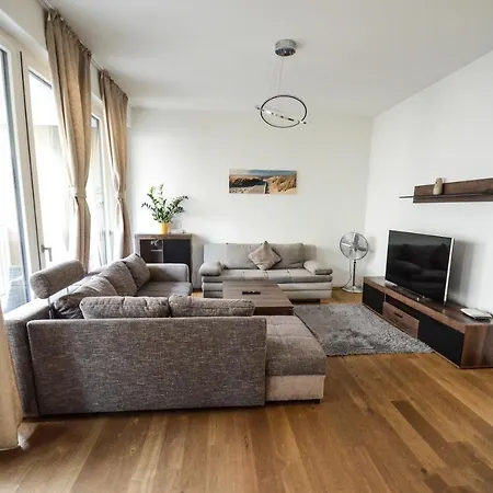 Apartament Hochwertig Im Herzen Stuttgarts