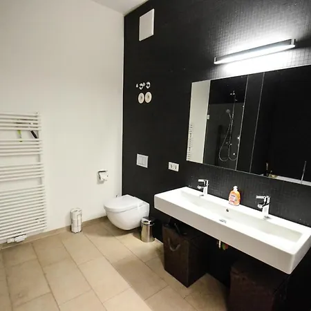 Apartament Hochwertig Im Herzen Stuttgarts