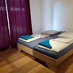 Hochwertig Im Herzen Stuttgarts 아파트 *