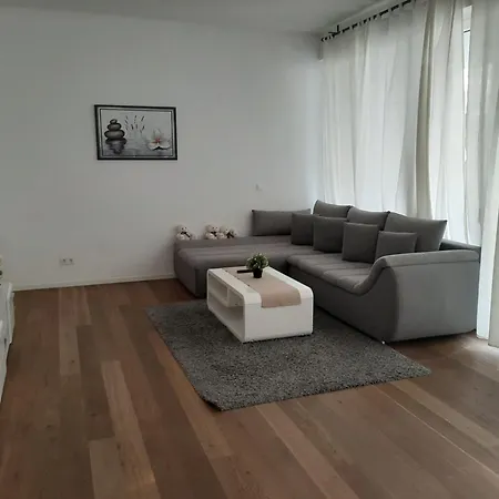 Apartment Hochwertig Im Herzen Stuttgarts